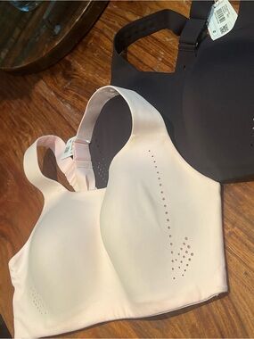 2 Air Support Lululemon Wireless Sports Bra